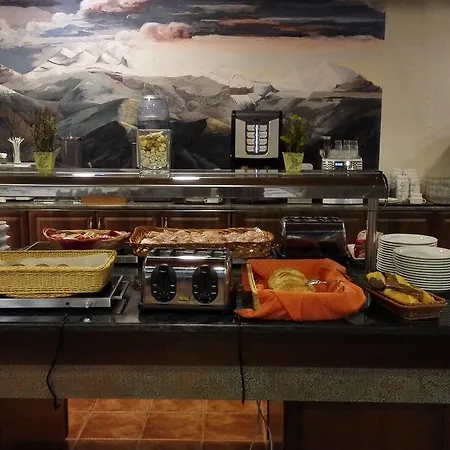 מלון Apolo אינסה