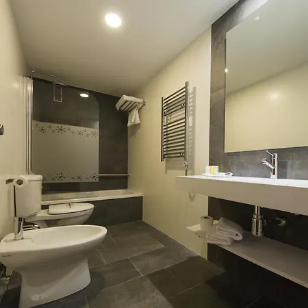 Apolo מלון אינסה